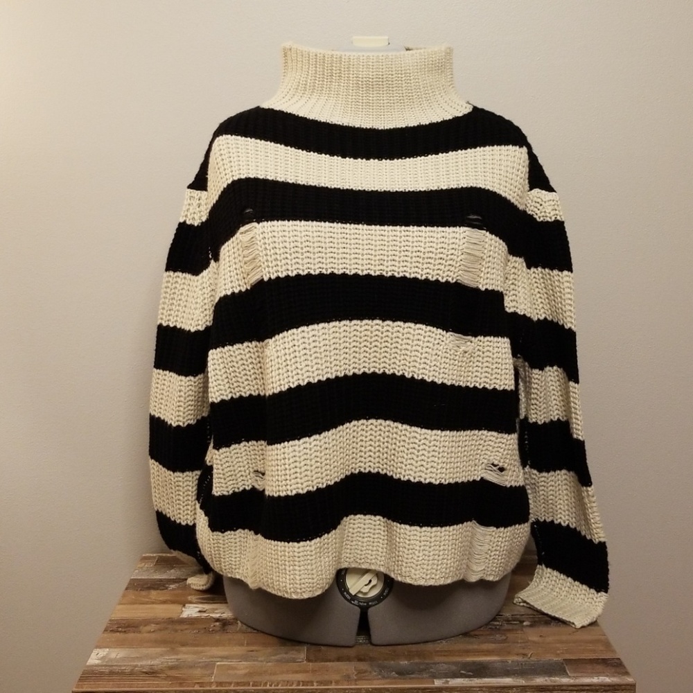 RD Style Sweater Size M